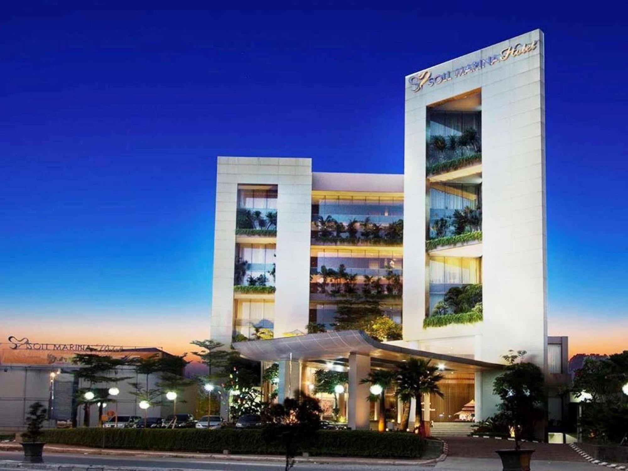 Soll Marina Hotel Serpong Exterior photo